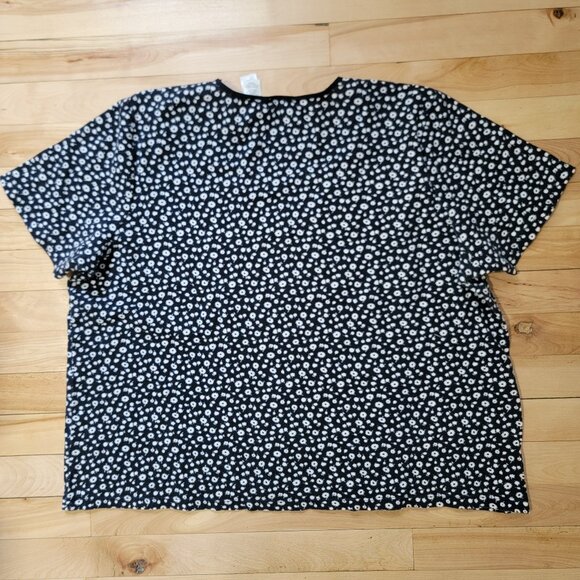 Liz Claiborne 1X Navy / White Floral Tee Plus Size - Picture 3 of 3